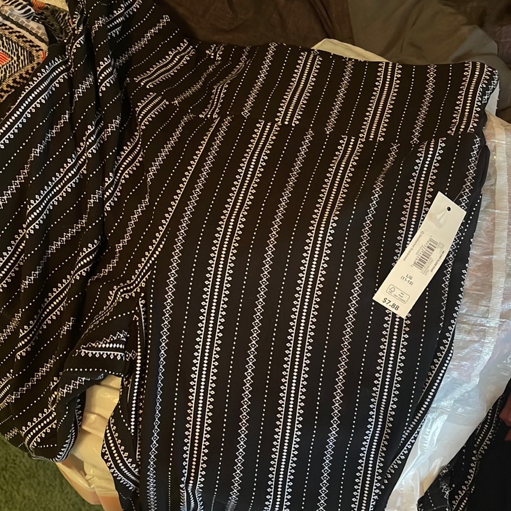 Black and white pant
